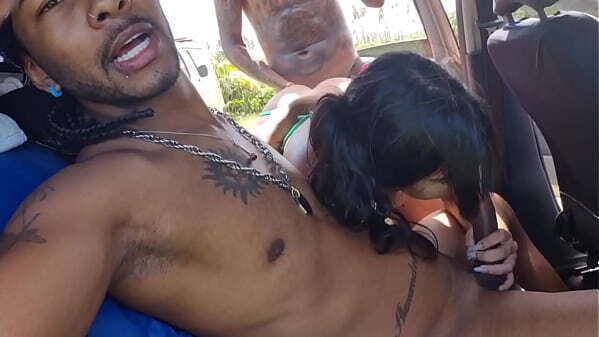 Vazou net! Veja grupo amigos fazem local p&uacute_blico!