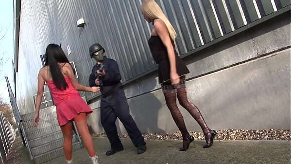 Sexy Blonde Want Ride