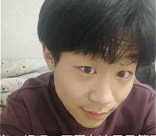 上司和下属的故事。