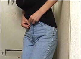 玄関でおもらししてしまったすみれさん