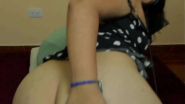 Bruja traviesa encanta tener videollamadas calientes