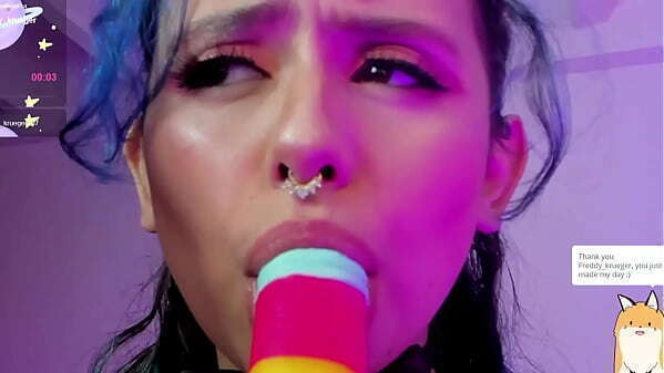 Parte cachonda modelo webcam gusta tokens para masturbarse pensando polla dentro ella.