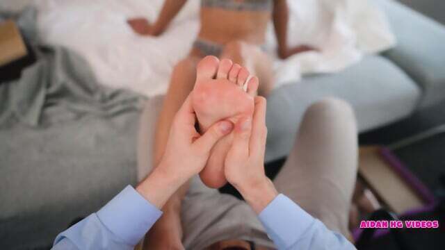 Brunette's Sexy Feet