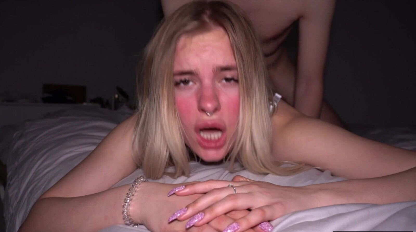 video ravishing Mira David sucking long schlong