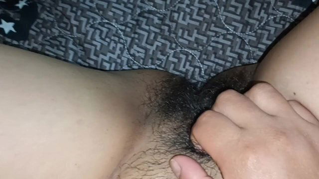 Mujer latina folla técnico computadores DESPUES TRABAJO