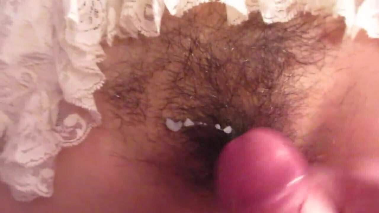 HAIRY PUSSY CUMSHOT