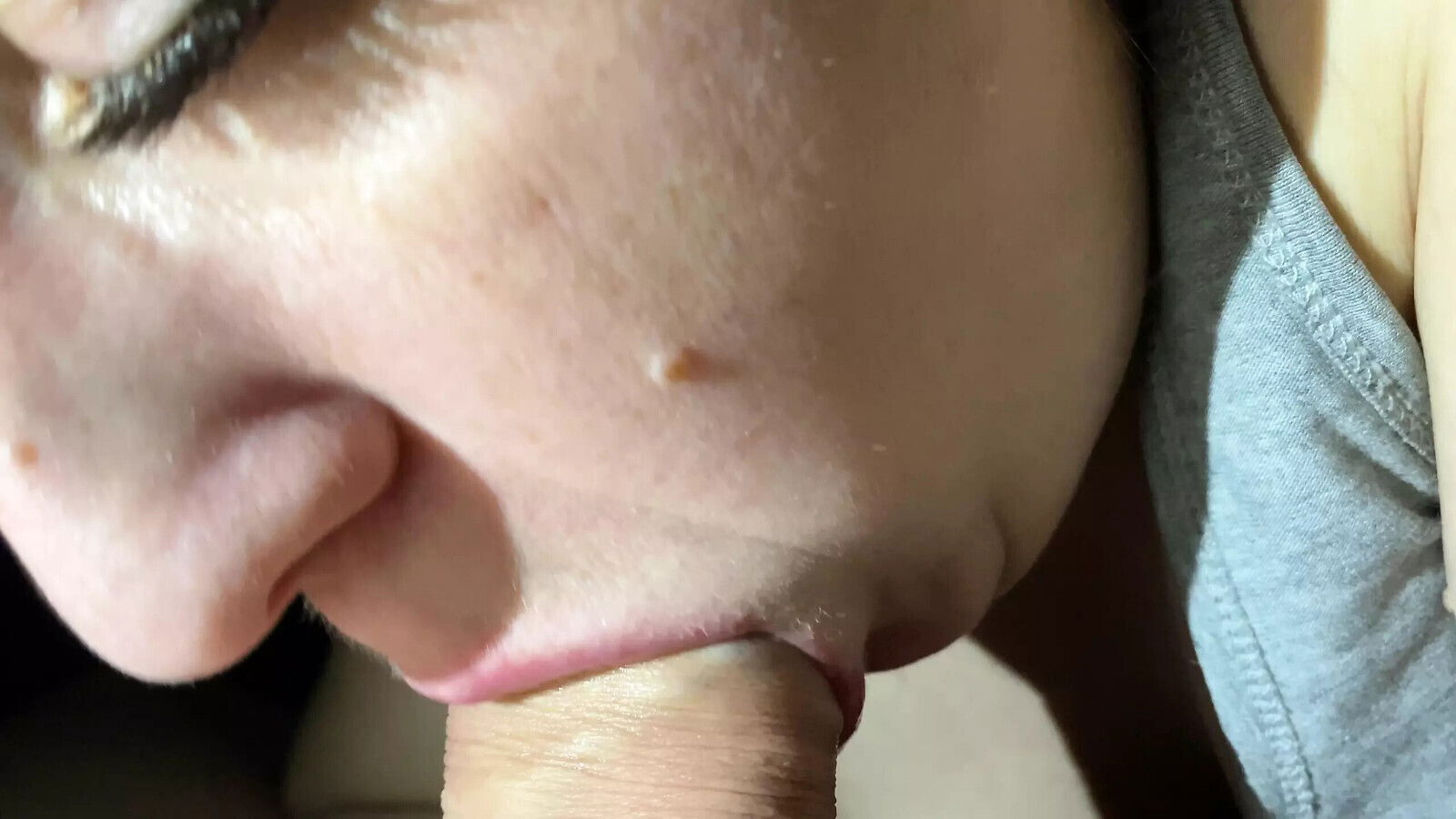 Filled beauty's mouth with sperm, which couldn't stand sperm poured lips