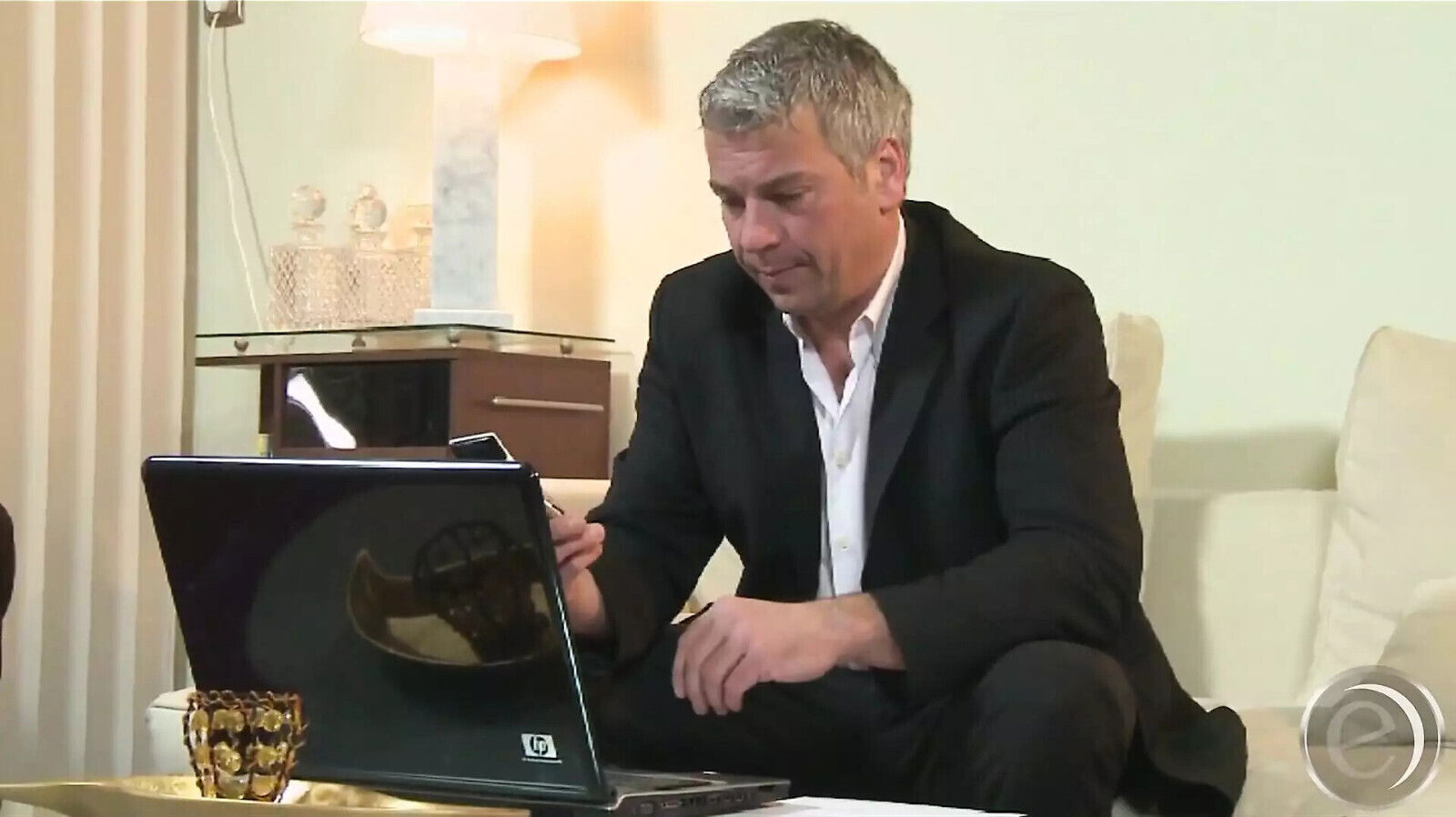 Honey Winter, porn actress prime, earns couple euros side