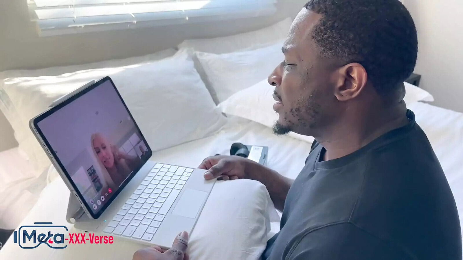 Meta-xxx-verse Piper Orders Sexy MILF