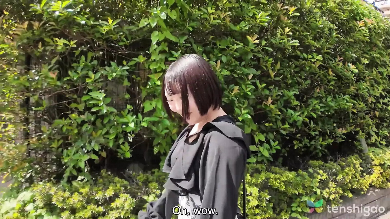 Thick Busty Bartender Riina Kurusu Loves Mature