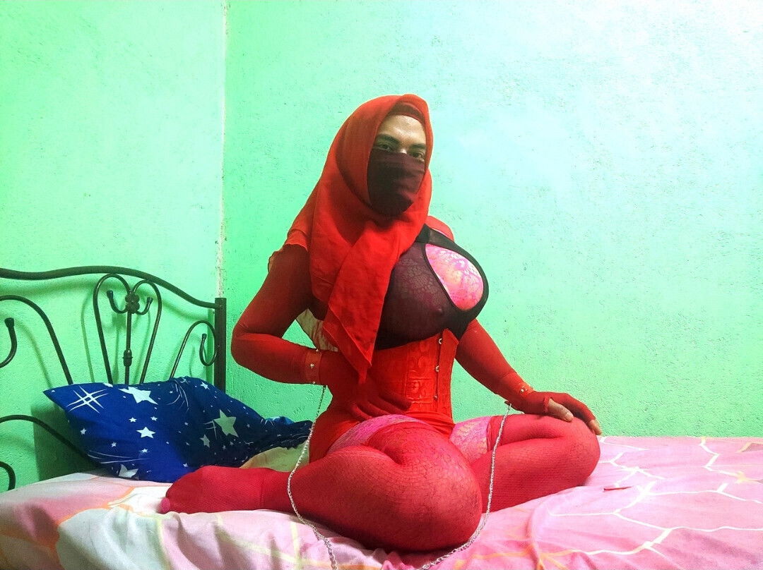 Elisya Hijab Niqab lingerie corset Masturbate squirt non-stop Hitting your dick cumshot