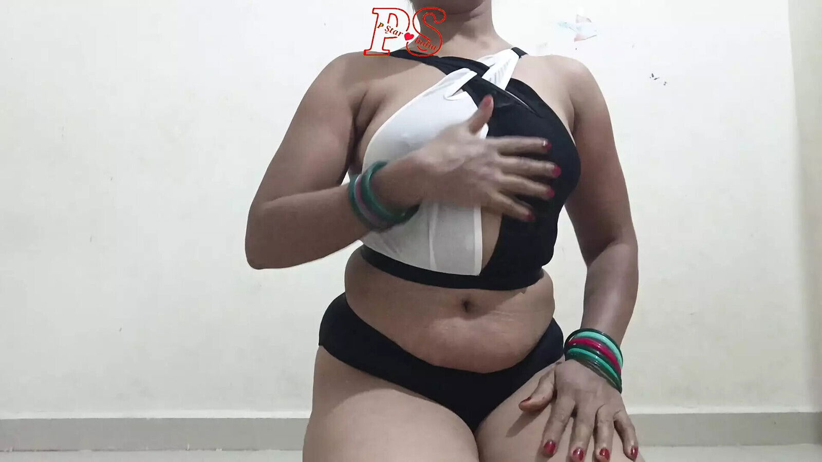 Desi Indian Housewife Solo Banana Videos
