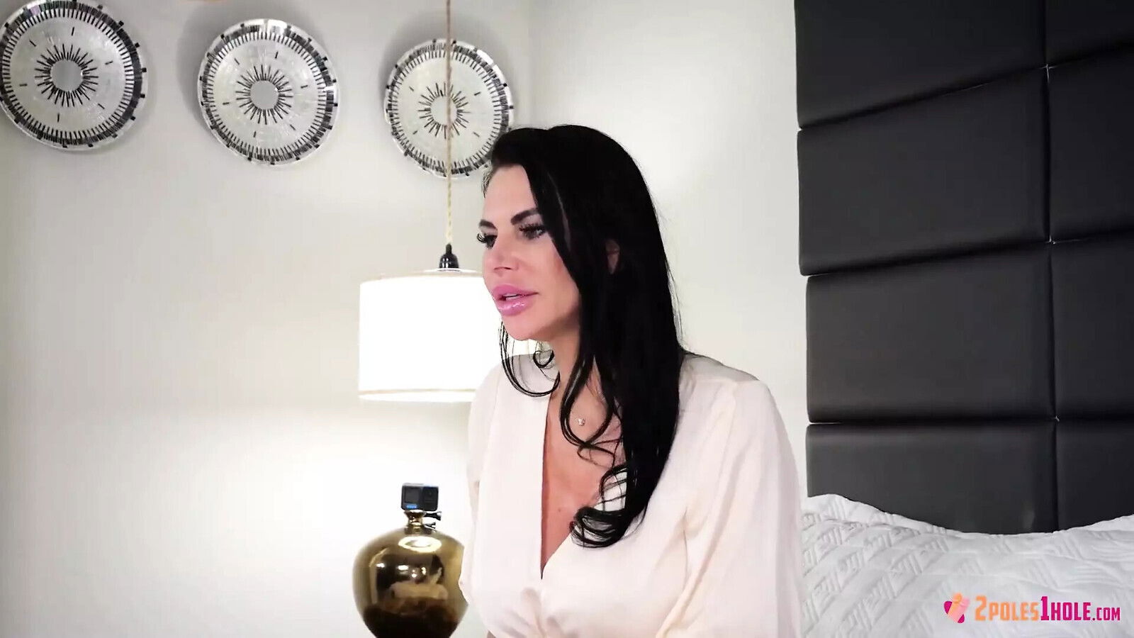 Piper MILF Gets Horny Talking About Doublevag with