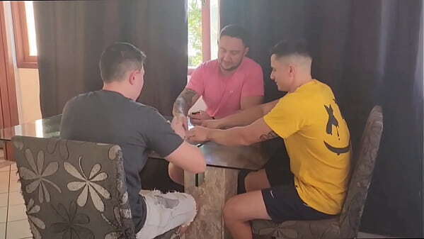 Deixei toalha cair querer amigos marido n&atilde_o perderam tempo foderam frente dele.