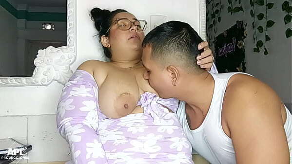 Llego acuerdo madrastra para ayude dura polla, quise llenarle creampie grandes tetas Historia completa