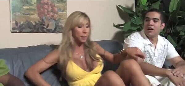 Hoodcuckold Newark,NJ style &quot_Karen Milf Step step playing loud music with hood friends