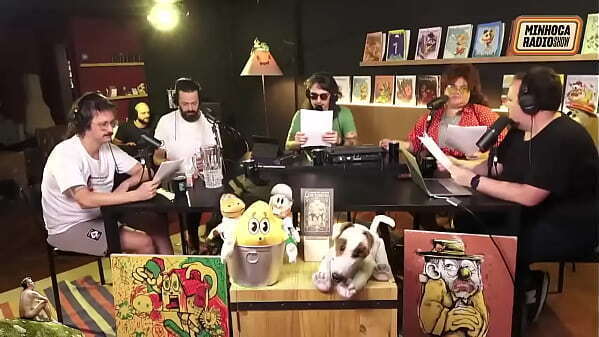 Gordinho Preto convida grupo amigos para botar minhoca dentro, aguentam disso! Muito tes&atilde_o fazem.