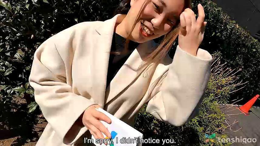 Alice Tukishima comes visit first porn shoot