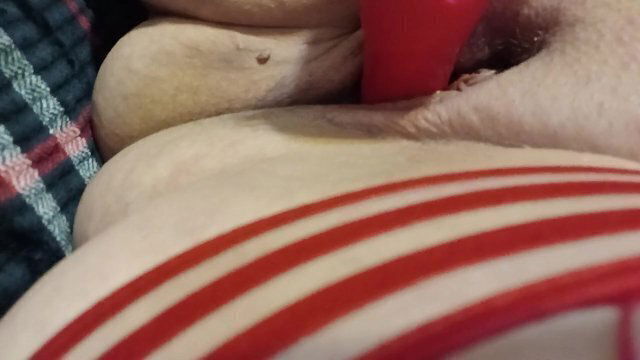 Amateur uses thrusting vibrator