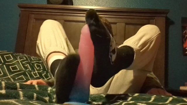 Trans NEET Practices Footjob Team Skull Socks