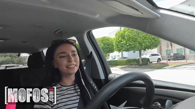 MOFOS Naughty Uber Driver Gianna Gets Distracted Handsome Passenger JMac