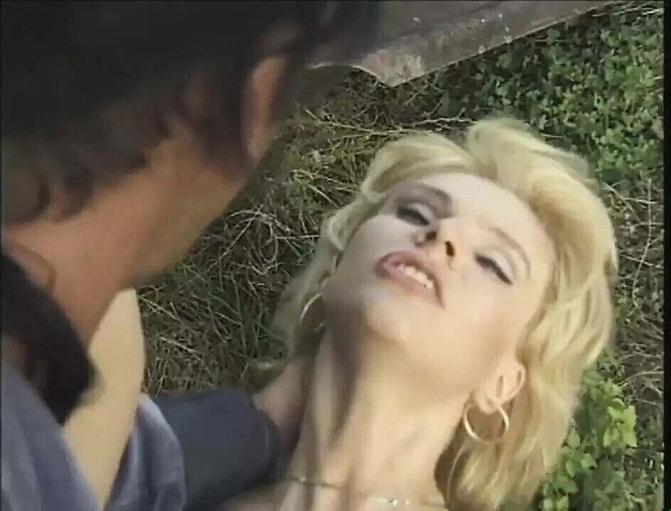 Beautiful Blonde MILF Gets Feet Pussy Licked Before Being Fucked