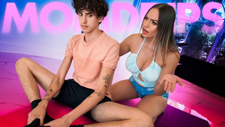 Stepmom Seduced with Sexy Yoga Pants Smoking-Hot Body