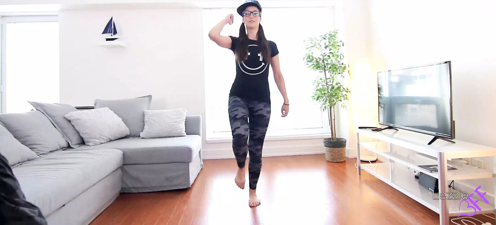 Lezzie Lesbian Babes Play Fortnite