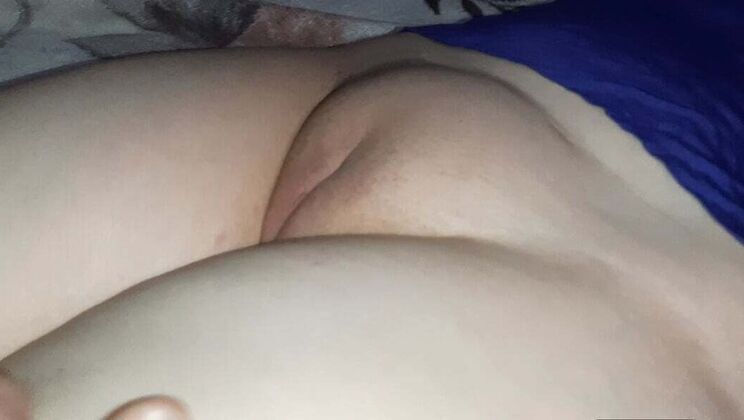 Sexy MILF Vik_All Shows Shaved Pussy Homemade Video