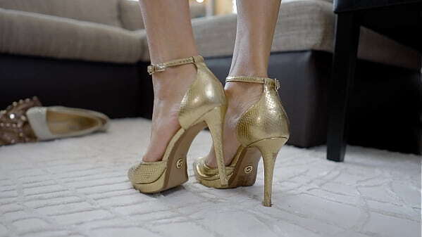 best friend asked which shoes went better with dress! She'_s wearing panties I'_m really horny now!