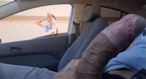 Masturba&ccedil_ao arriscada dentro carro publico para gostosa!