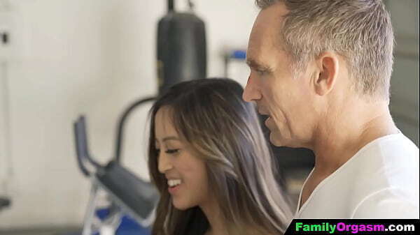 FamilyOrgasm Stepdaddy Gives Dick Gaals