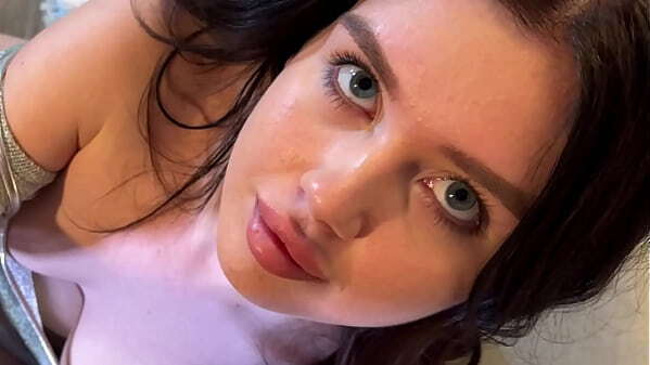 Super Amazingly Beautiful Brunette gets Dick play make Christmas Year Present after haul