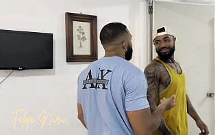 ELE PEDIU UMA MASSAGEM RELAXANTE E EU DEI