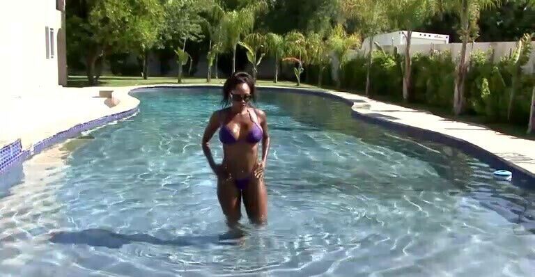 Gorgeous ebony with boobs Diamond Jackson