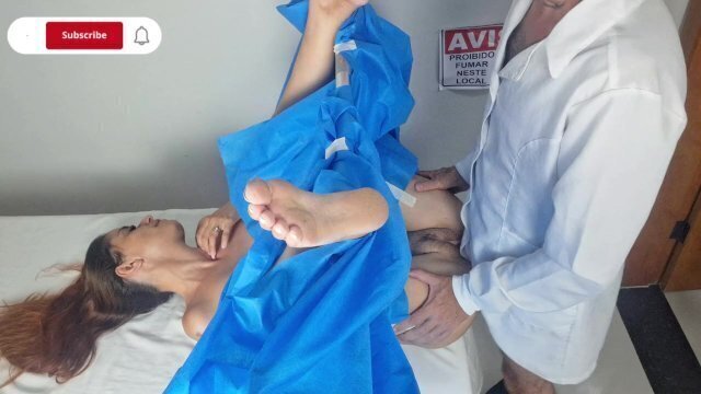Ginecologista safado meteu rola hora exame!