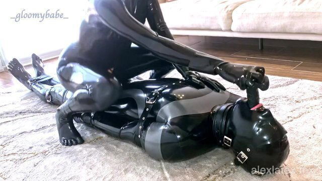 Blinded bondage, Trailer Gloomy