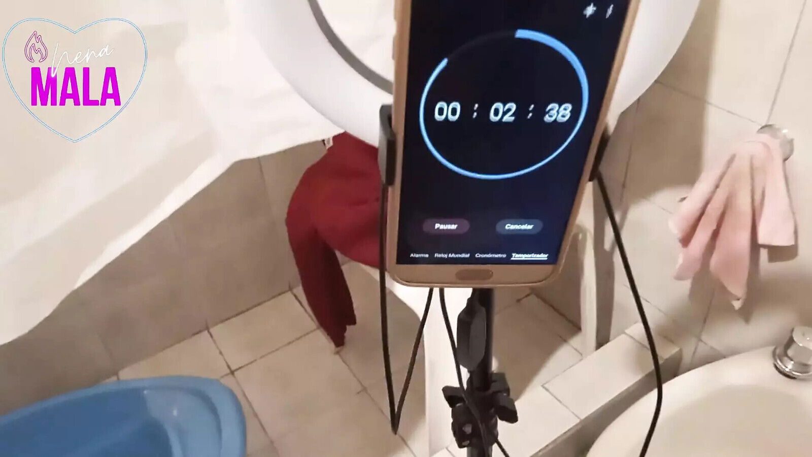 FUCK FRIENDS GIRLFRIEND WHILE GOES SHOPPING. MINUTE CHALLENGE