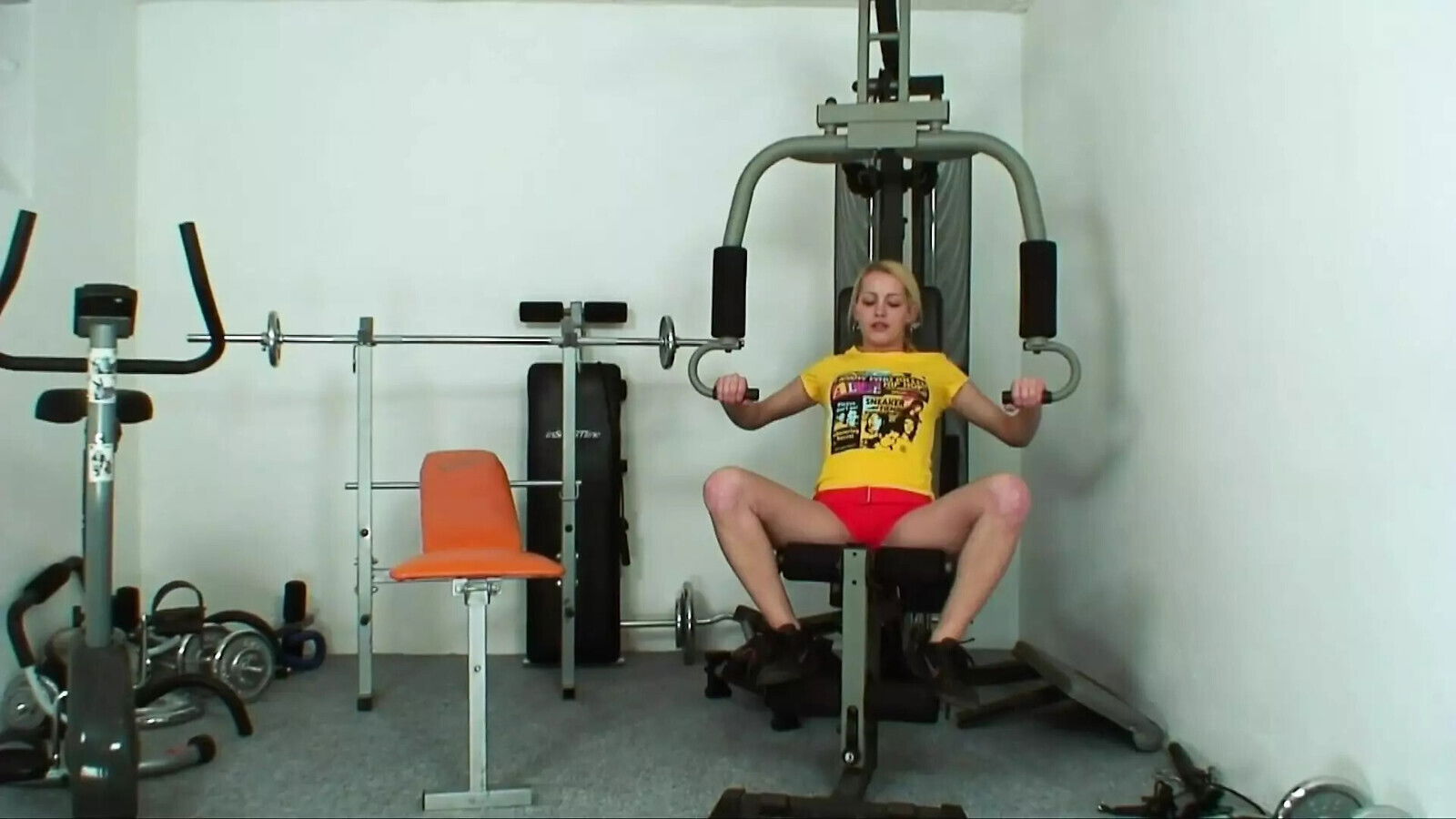 This super little slut loves giving amazing blowjobs