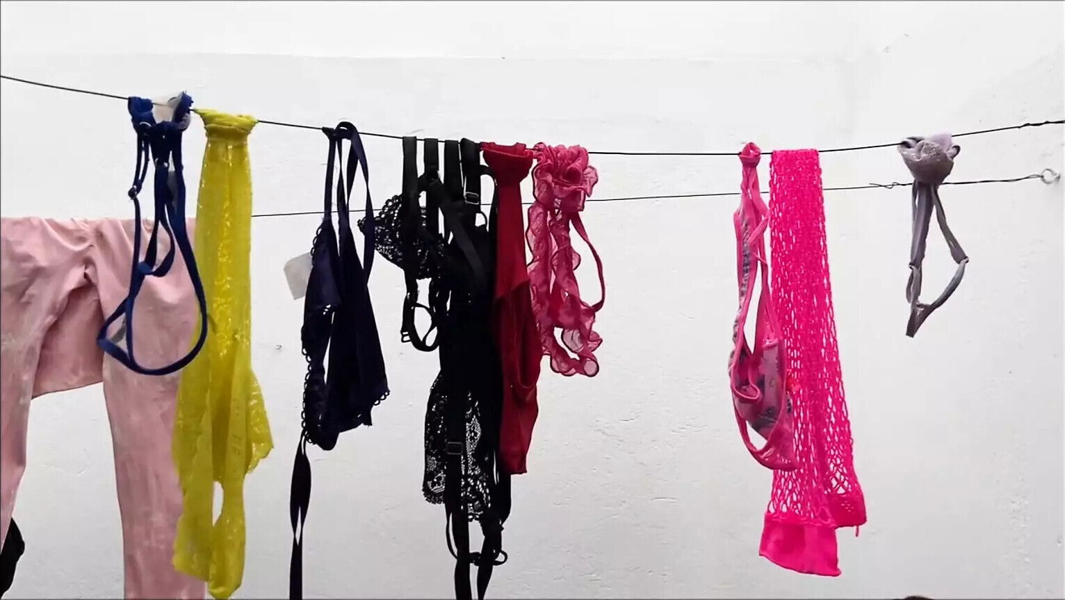 stepsister washes panties then wants fuck filling face with