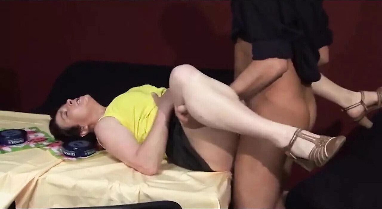 milf pussy fucking table