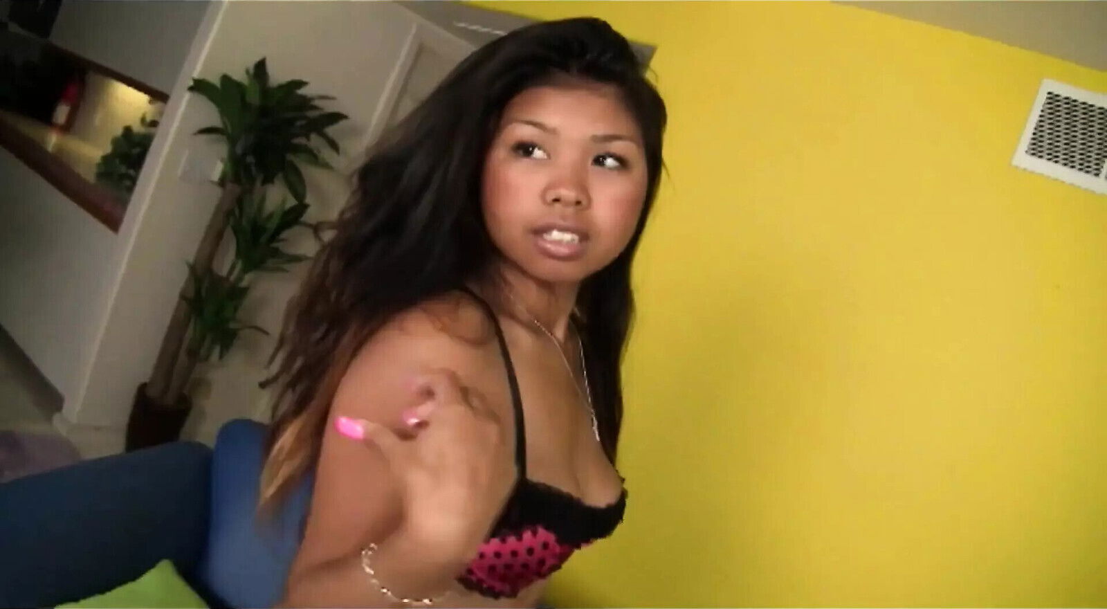 Malaysia Blue rides massive black does mouth