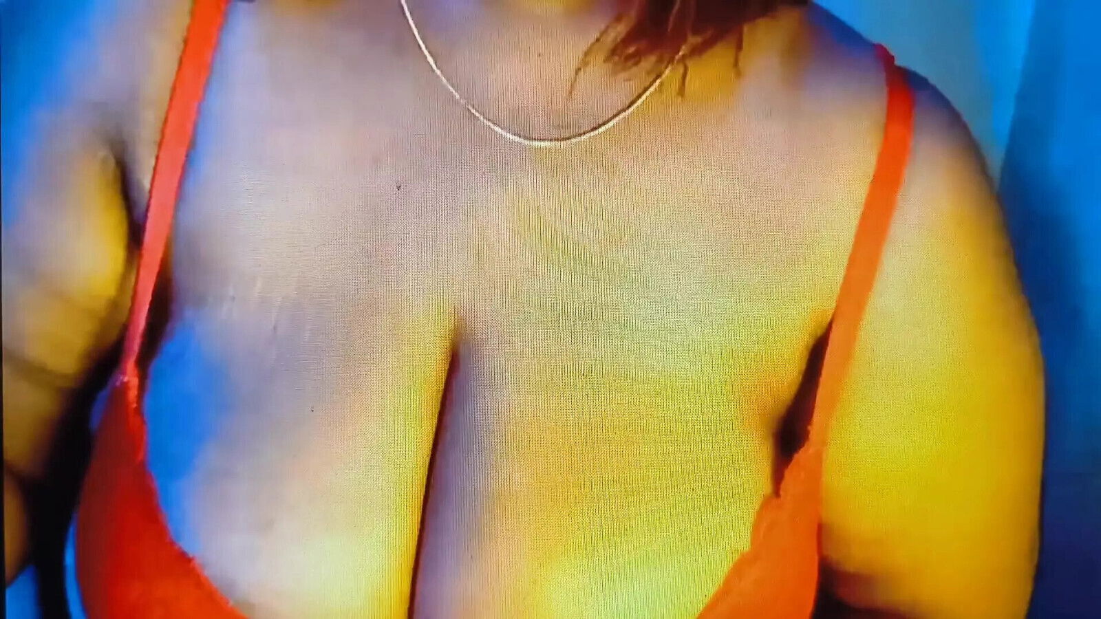 Live webcam busty girl