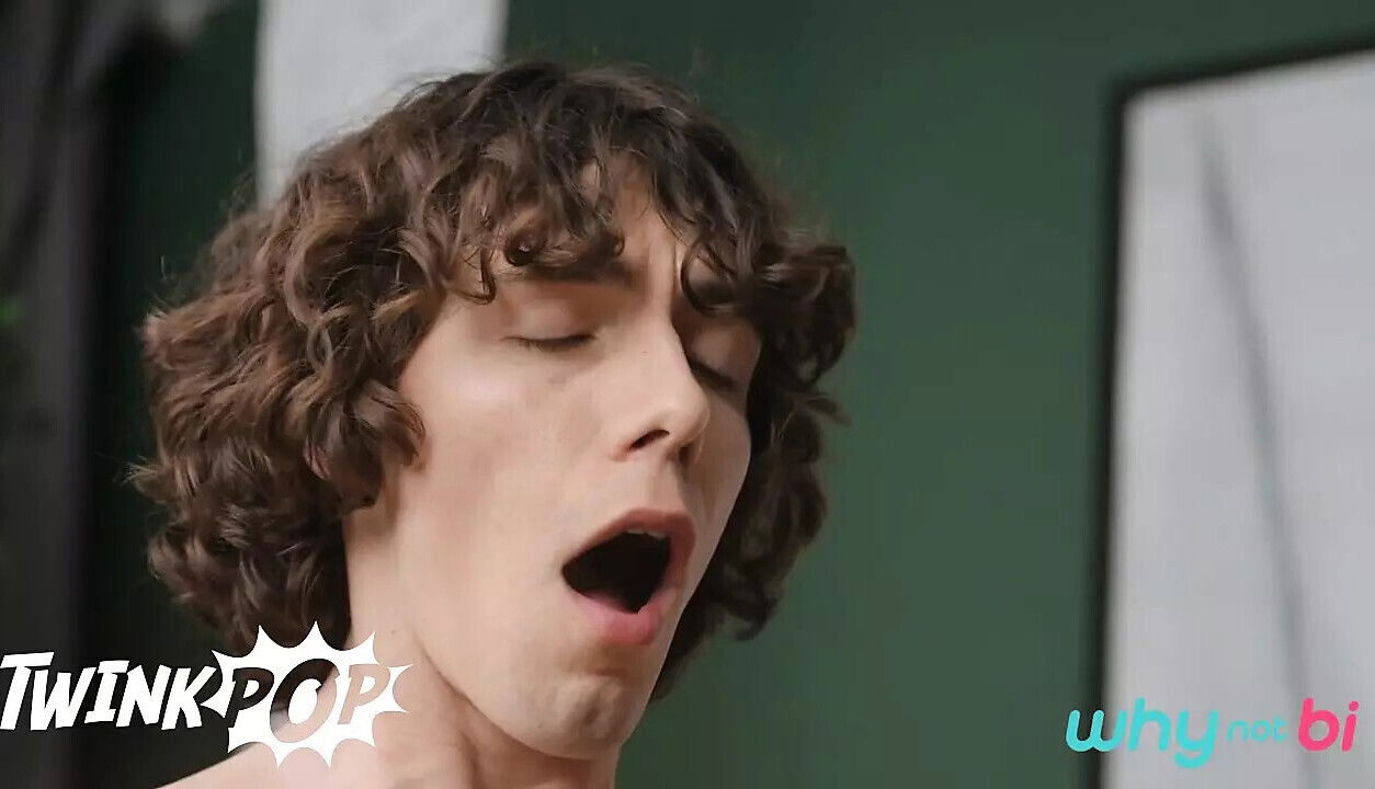 TWINKPOP Aften Opal Rides Cristiano's Dick While Gets Fucked Drake