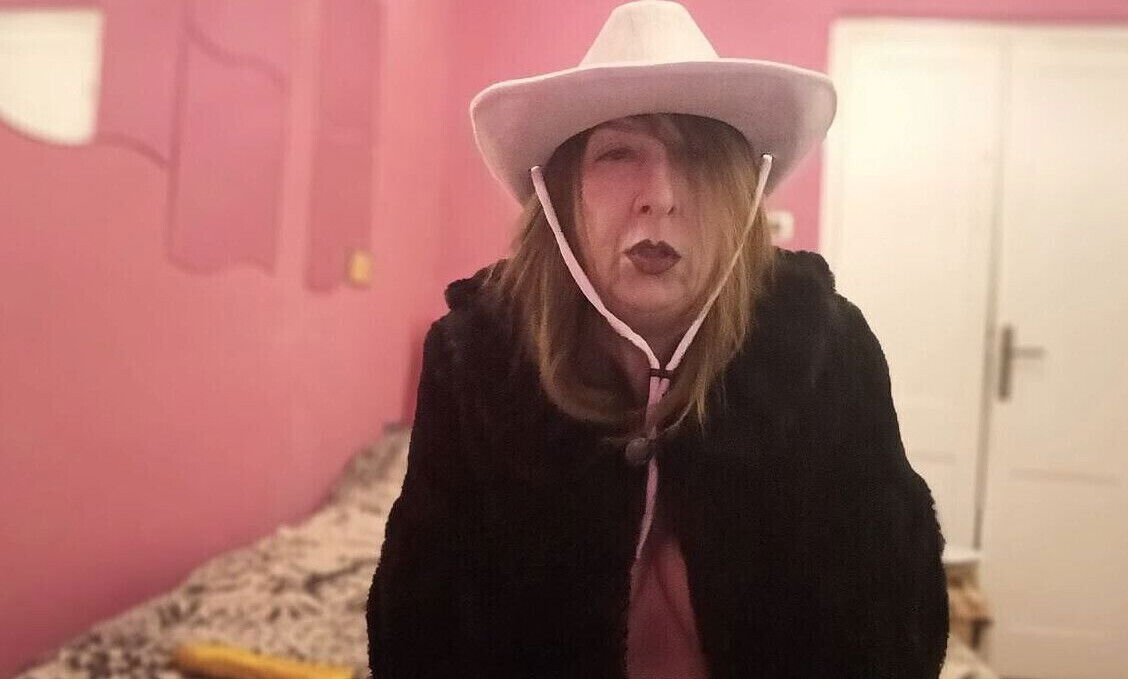 Veronica Rossi Official Propone Succhiata Cazzo