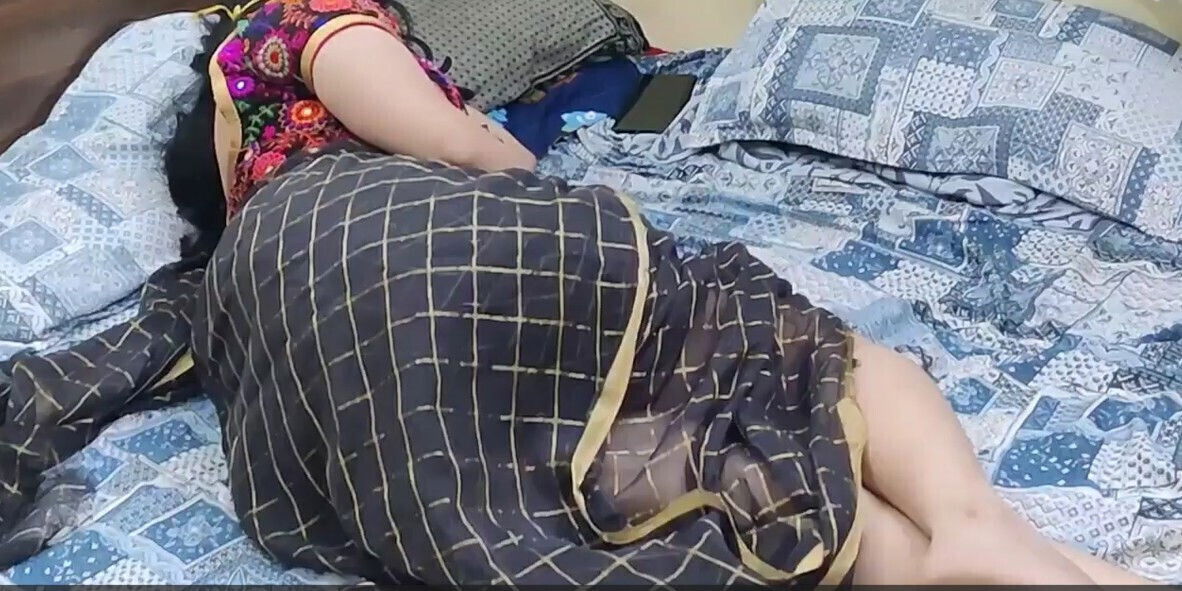 Thief sucking boobs mallu aunty Saree