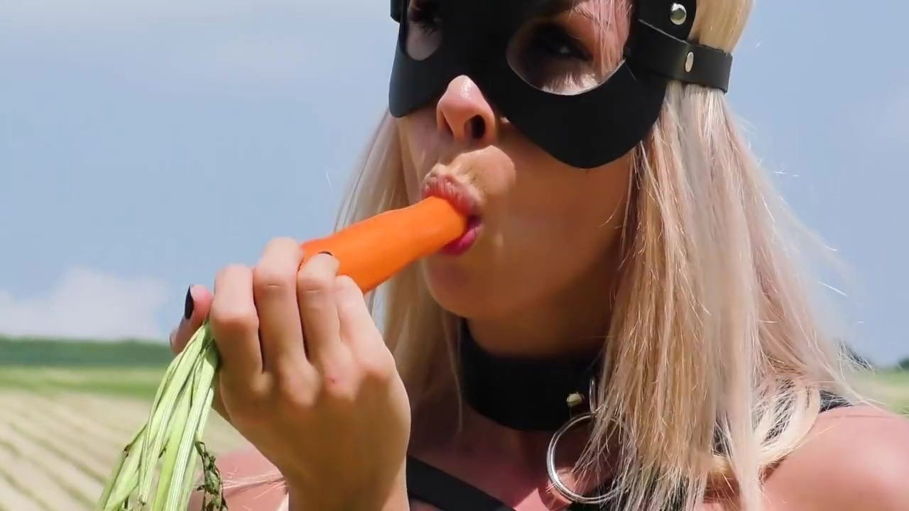 Horny Bunny And Jana Volkova In Her Carrots Hd