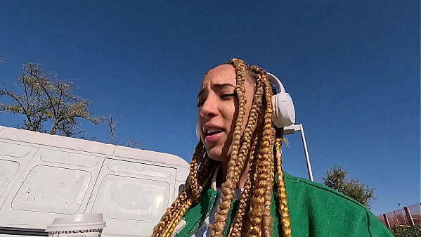 Ebony Luna Black reconoce calle lleva casa para follarme compasion