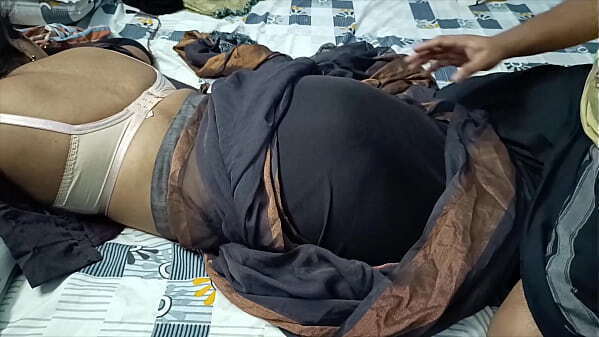 Nayi Dulhan Chut Pati Pehli Raat Phaad &ndash_ Raat Bhar Taangein Kanpati Rahi!