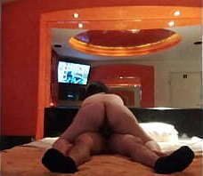 A esta gordita le encanta montar macho